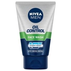 NIVEA Men Face Wash For Oily Skin, Oil Control For 12Hr Oil Control With 10X Vitamin C Effect, 100 G