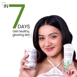 Lotus Herbals White Glow Day And Night Pack, 100g