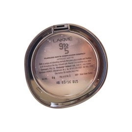 LAKM 9 to 5 Flawless Matte Complexion Compact, Apricot, 8 gm
