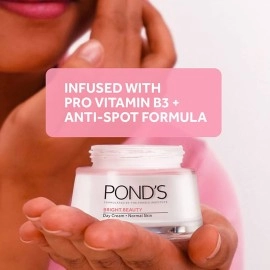 POND\'S White Beauty Daily Spot-Less Lightening Cream SPF 15PA++, 50gm