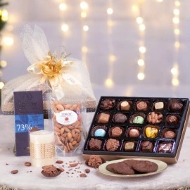 ZOROY LUXURY CHOCOLATE - Netted Large Gift Hamper with Chocolates Cookies Dry Fruits and Candle