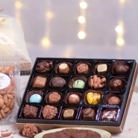 ZOROY LUXURY CHOCOLATE - Netted Large Gift Hamper with Chocolates Cookies Dry Fruits and Candle