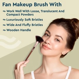 GUBB USA Make Up Brush Professional Highlighter Makeup Brush For Women/Girls Face Makeup (Fan Brush)