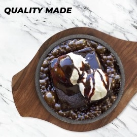 e kysa basics Cast Iron Sizzler Plate with Wooden Base - 5 inch Plate, 8 x 6 inch Base, Heavy-Duty & Reusable (Round Shape)