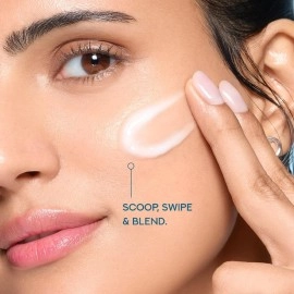 Ponds Super Light Gel Oil Free Face Moisturizer 100 g | With Hyaluronic Acid & Vitamin E for Fresh Glowing Skin & 24 hr Hydration - Daily Use