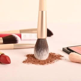 Milagro Beauty Powder Blush Brush 04 - Fluffy, Vegan Brush for Setting Powder, Bronzer, Blush & Contour Application, Seamless Blending, Soft Bristles, Precision Shape, Cruelty-Free