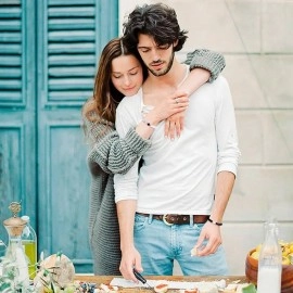 MEENAZ Couple Bracelets for Girls Boys - Blue Stainless Steel & Brass Chain Bracelet - Heart Magnetic - Valentine\'s Day, Anniversary, Birthday Gift