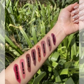 Love Earth Blush, Lips, Eyelid Palette With Richness Of Jojoba Oil And Vitamin E For Blush, Lips, Eyelids (16gm)