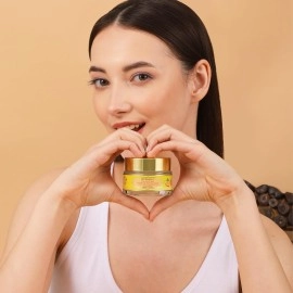 RYLLZ ESSENTIALS 24K VITAMIN C Face Cream | Day repair | Skin Brightening with Niacinamide, Rosehip Oil, Hyaluronic Acid, SPF 30 & 24K Gold | 50 ml