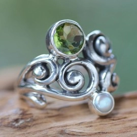 NOVICA Artisan Handmade Peridot Cultured Freshwater Pearl Cocktail Ring .925 Sterling Silver Green White Indonesia Flash Birthstone \'Cloud Song\', Sterling Silver, No Gemstone