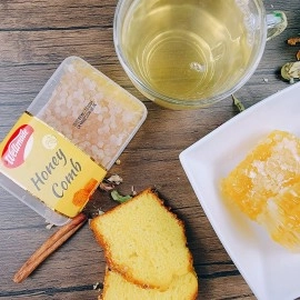 Wellmade Pure Raw Gourmet Honeycomb | 100% Natural Turkish Honey | Unfiltered Farm Fresh Honeycomb in Protective Box | No Additives, No Preservatives | 7 oz (Pack of 1)