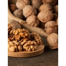 Anna and Sarah Walnuts in Shell - New Crop - Jumbo - Chandler - Natural Shells - Not Bleached (2 Pound)