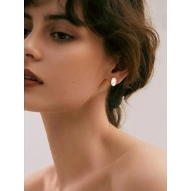 S.Leaf Minimalism Mother of Pearl Stud Earrings for Women Sterling Silver Round Disc Stud Earrings for Women (Oval_15mm_Gold)